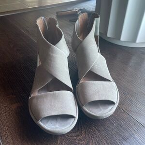 Clark’s platform sandals - size 7